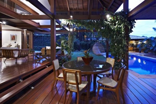 Garden House by David Guerra