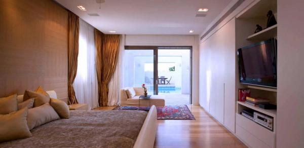 DG House