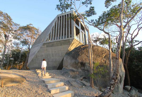 Sunset Chapel by BNKR Arquitectura