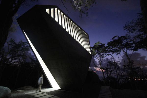 Sunset Chapel by BNKR Arquitectura
