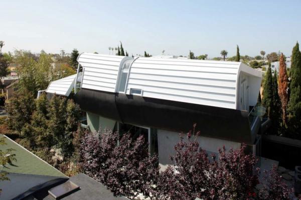 The Skywave house
