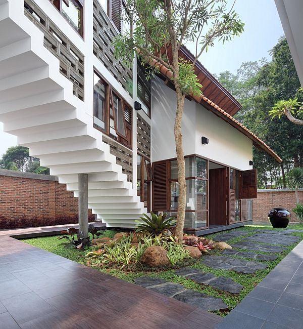 The Distort House