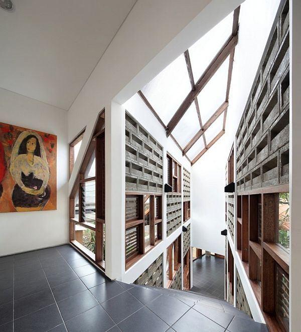 The Distort House