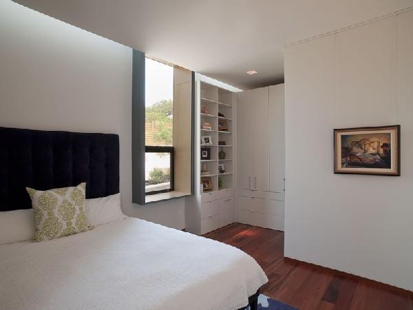 Cascading Creek House by Bercy Chen Studio