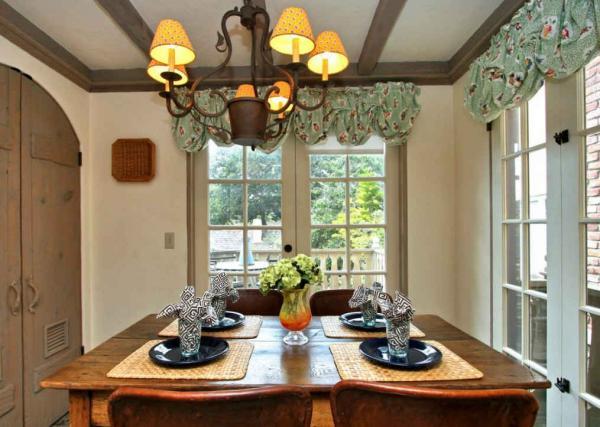 Lilacs &amp; Laughter - A Cottage in Carmel-by-the-Sea