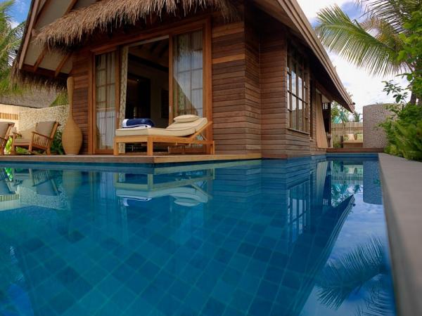 Jumeirah Vittaveli Resort in Maldives