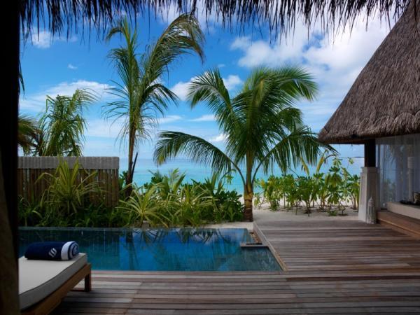 Jumeirah Vittaveli Resort in Maldives