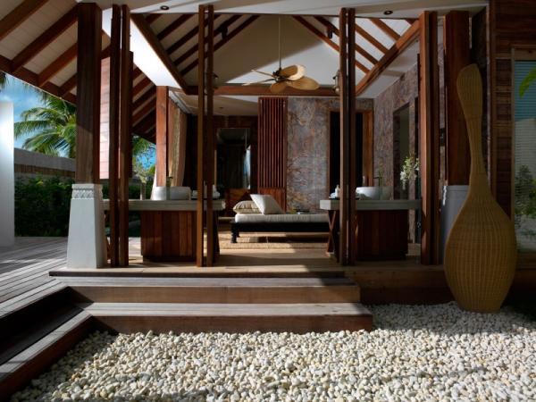 Jumeirah Vittaveli Resort in Maldives