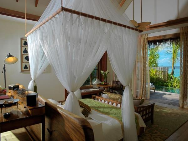 Jumeirah Vittaveli Resort in Maldives