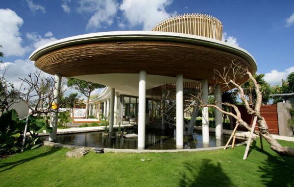 Kayu Aga House by Yoka Sara