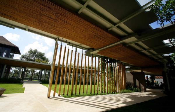 Kayu Aga House by Yoka Sara