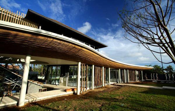 Kayu Aga House by Yoka Sara