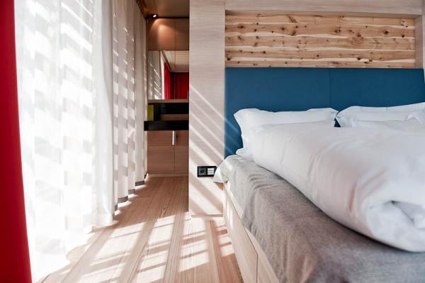 Fincube House