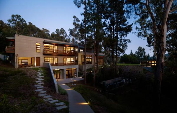 Luxury Villa in Mandeville Canyon