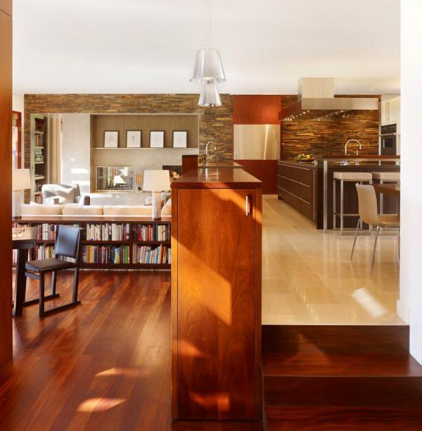 Luxury Villa in Mandeville Canyon