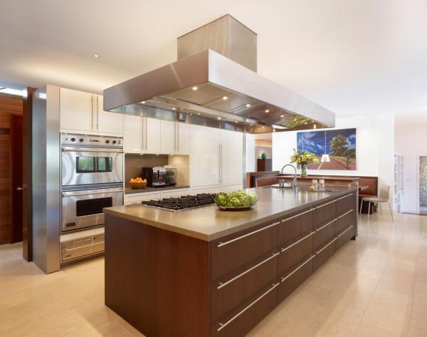 Luxury Villa in Mandeville Canyon