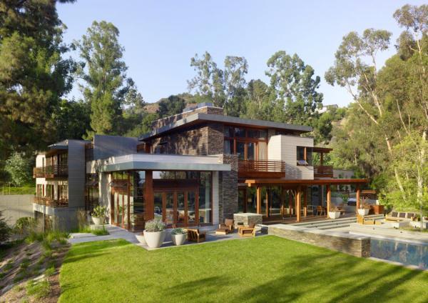 Luxury Villa in Mandeville Canyon