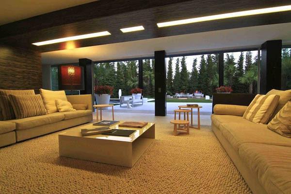 Spectacular Modern Villa in Madrid