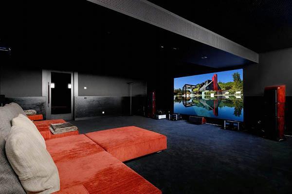 Spectacular Modern Villa in Madrid