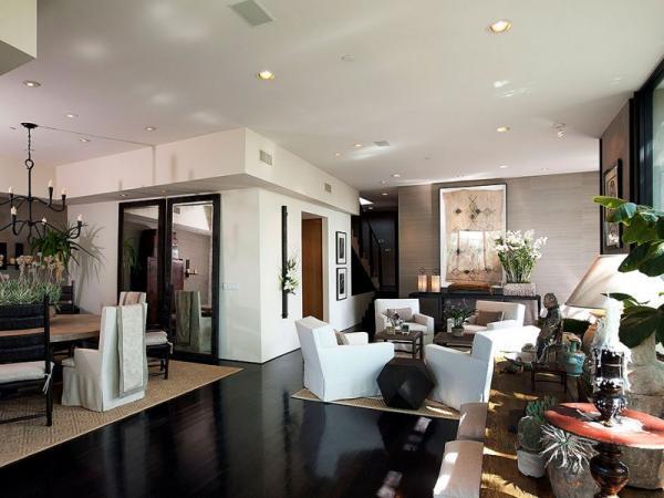 A Contemporary House in Los Angeles
