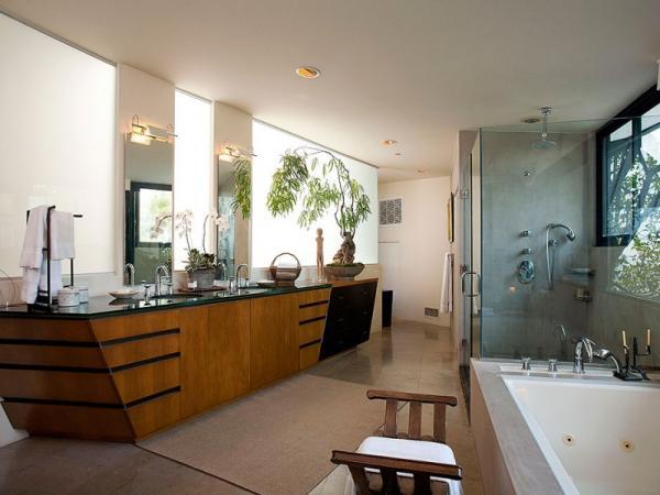 A Contemporary House in Los Angeles
