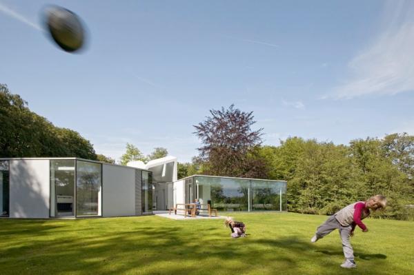 Villa 4.0 by Dick van Gameren Architects