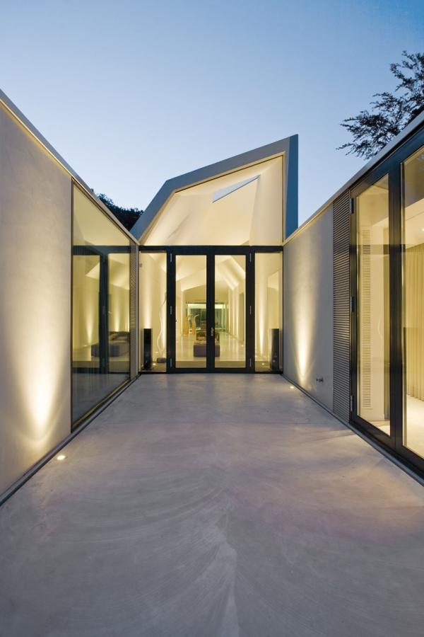Villa 4.0 by Dick van Gameren Architects