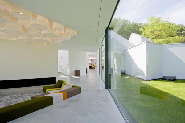 Villa 4.0 by Dick van Gameren Architects