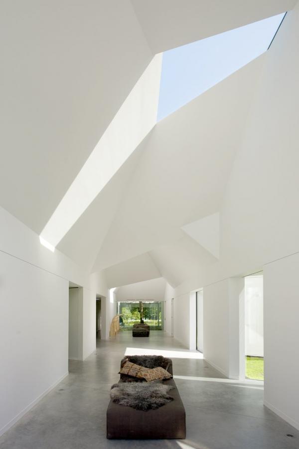 Villa 4.0 by Dick van Gameren Architects