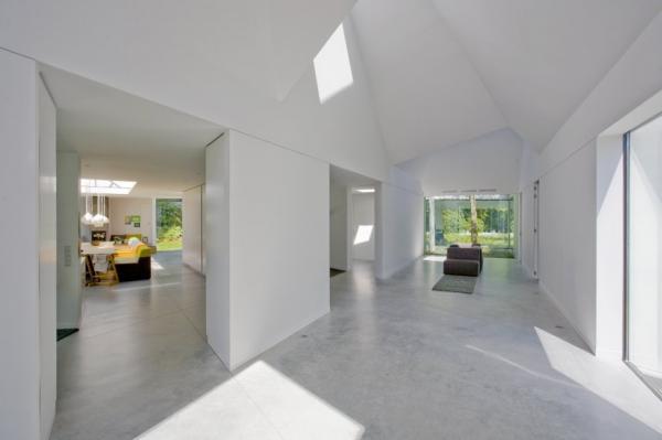 Villa 4.0 by Dick van Gameren Architects