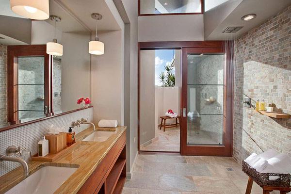 100 Pond Bay Estate