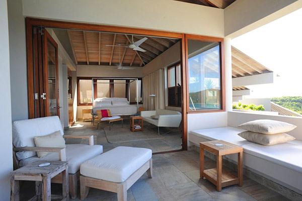 100 Pond Bay Estate