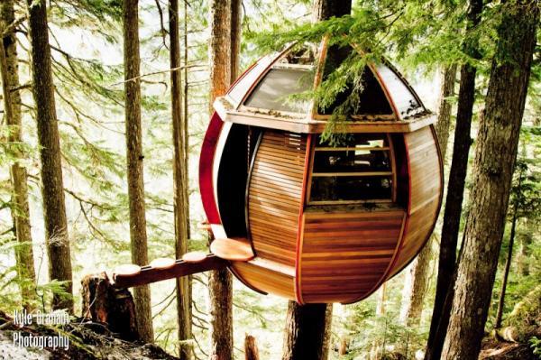 HemLoft Treehouse by Joel Allen