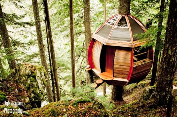 HemLoft Treehouse by Joel Allen