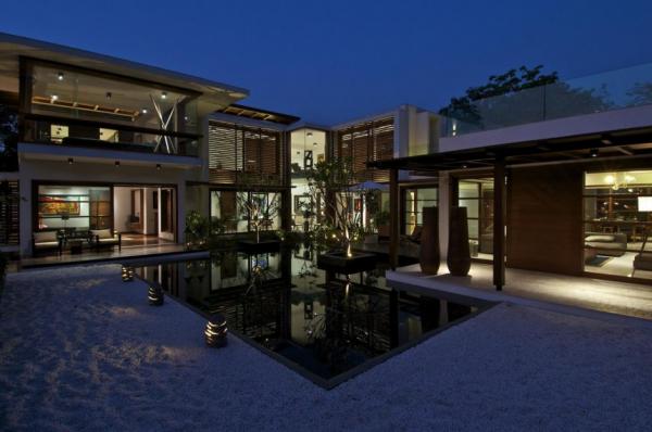 Courtyard House