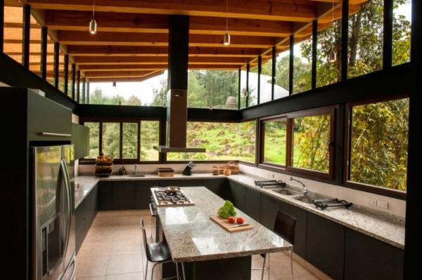 San Sen House