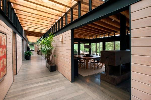 San Sen House