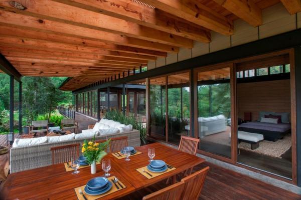 San Sen House