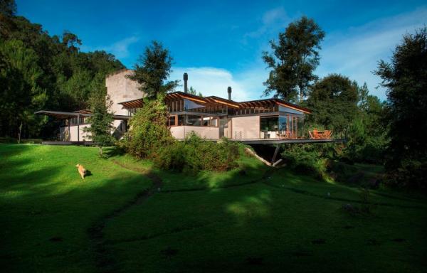 San Sen House