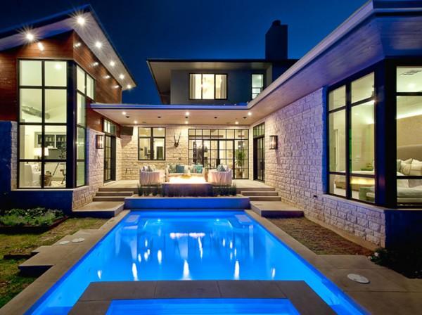 Cozy Luxury Home by Cornerstone Architects