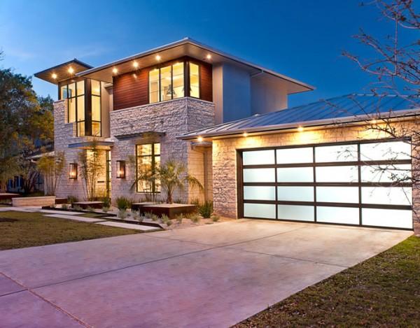 Cozy Luxury Home by Cornerstone Architects