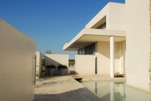 Agua House