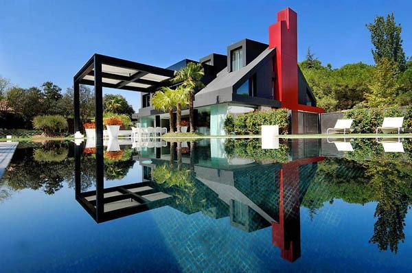 20 Examples of Luxury Villas