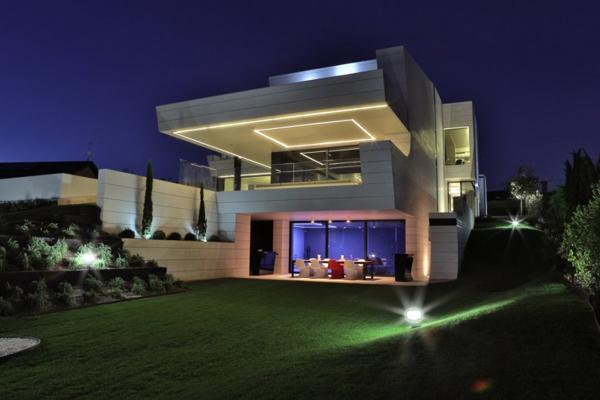 Balcony House