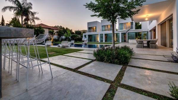 Contemporary Villa in Ramot Hashavim