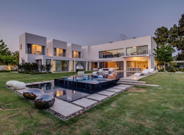 Contemporary Villa in Ramot Hashavim