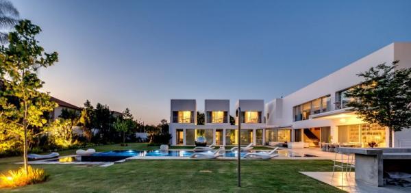 Contemporary Villa in Ramot Hashavim