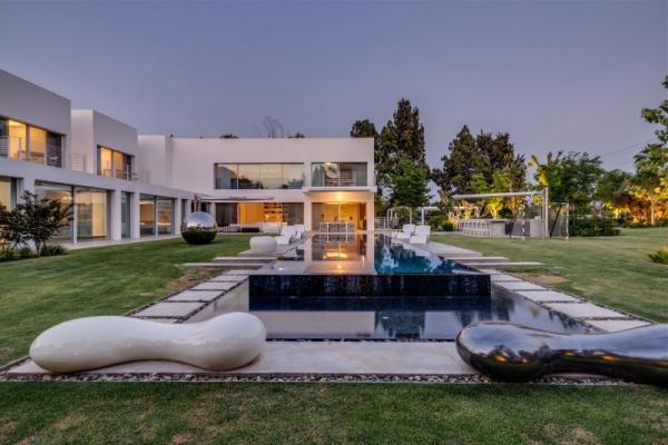 Contemporary Villa in Ramot Hashavim