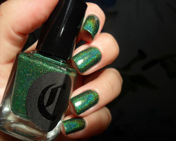 40 Examples of Elegant Nail Art