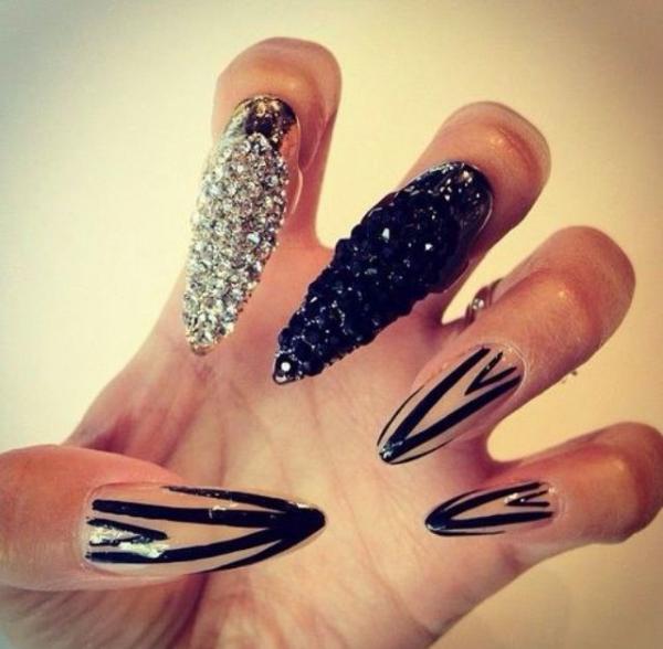45+ Fearless Stiletto Nails